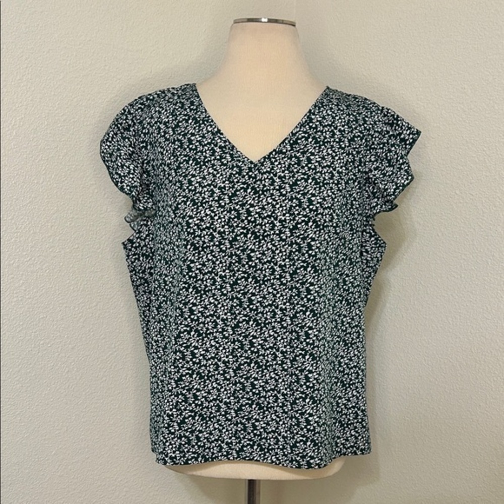 Flattering Floral V-Neck Ruffle Sleeve Top Dark Green and White App Medium 8